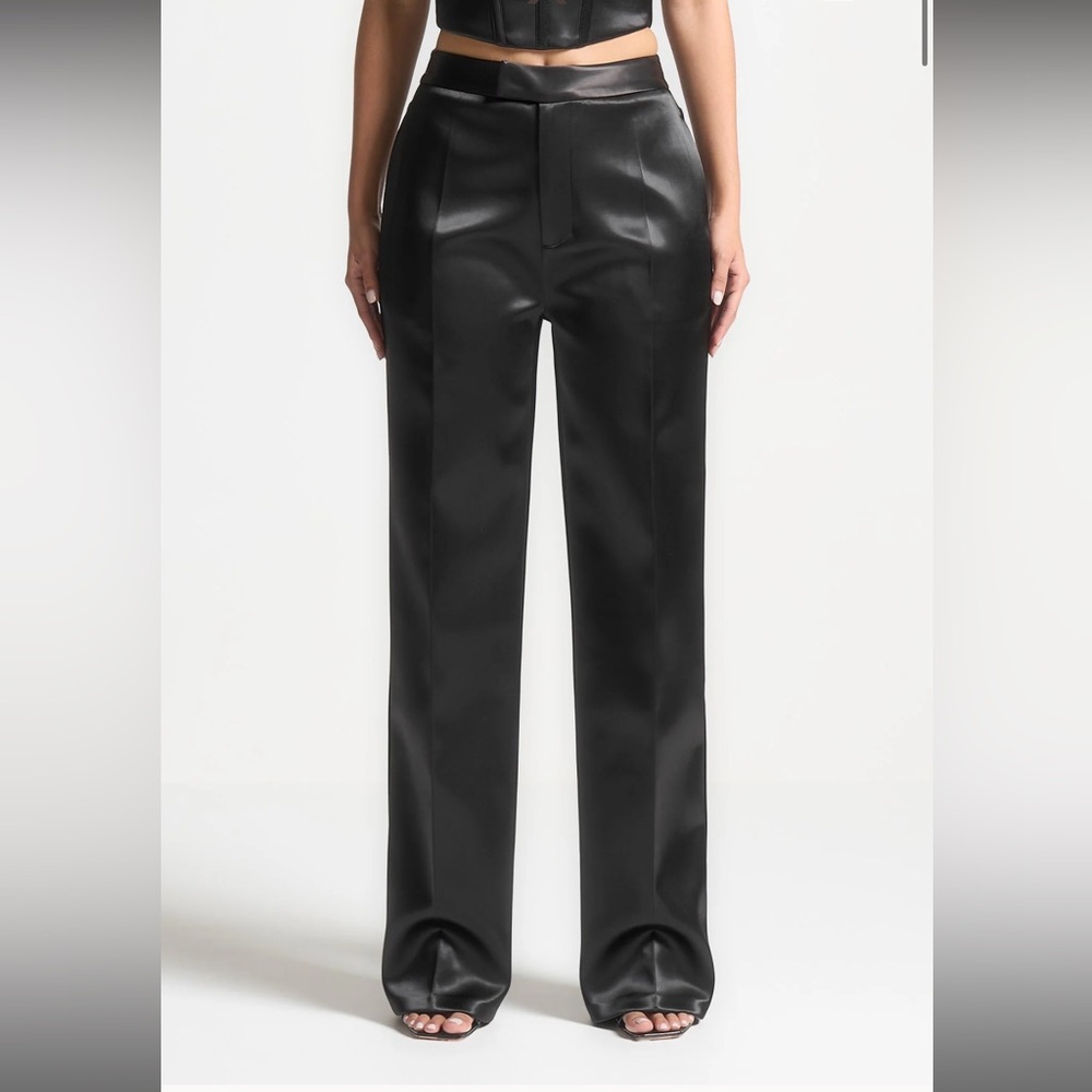 Maniere De Voir Elegant Black Pantsuit